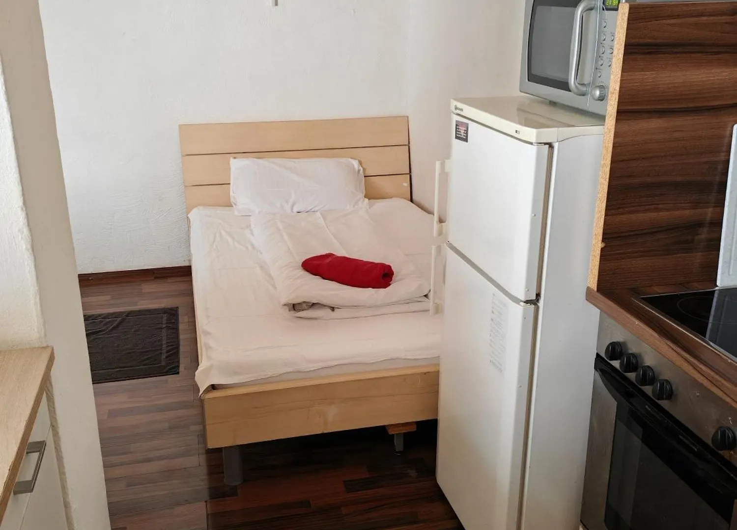 קלן Nette Ein-Zimmer-Wohnung גרמניה